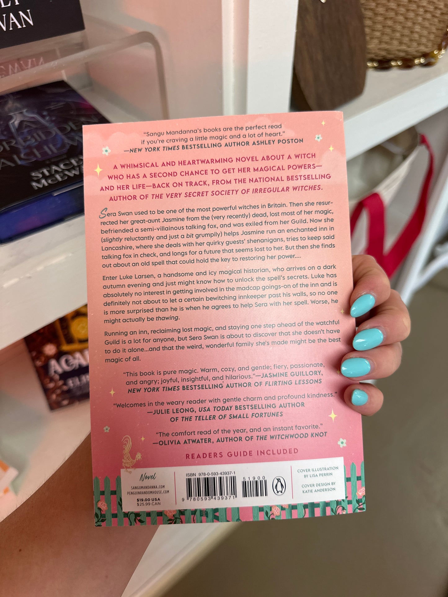 A Witch's Guide to Magical Inkeeping